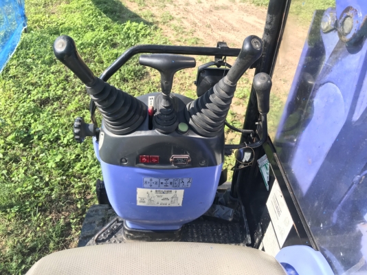 รถแม็คโค โคมัสสุ ยูยู รถแม็คโค โคมัสสุ ยูยู