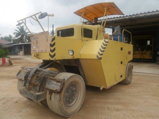 รถบดล้อยาง7ล้อ WATANABE มีระบบน้ำ พร้อมใช้ เล่มทะเบียน รถบดล้อยาง7ล้อ WATANABE มีระบบน้ำ พร้อมใช้ เล่มทะเบียน