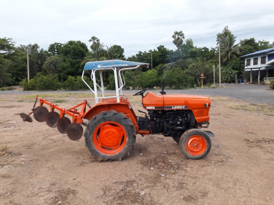 ขอขายรถไถ L2601 พร้อมผาน4 ราคา59,000 สนใจ 0819717099 ผอ.ภัทรพงษ์