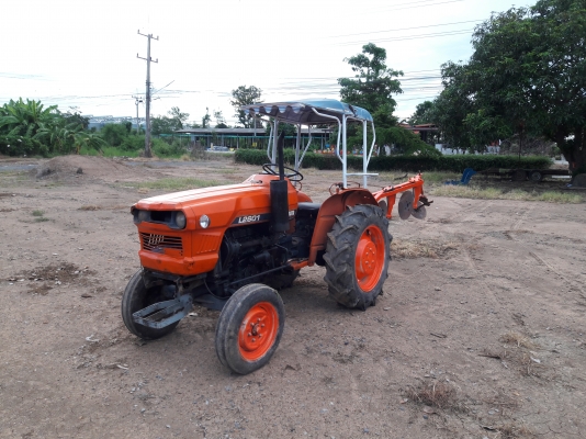 ขอขายรถไถ L2601 พร้อมผาน4 ราคา59,000 สนใจ 0819717099 ผอ.ภัทรพงษ์