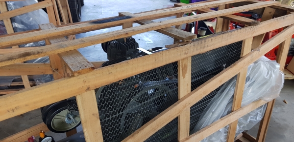 ปั้มลม 3 หัว มอเตอร์ 4 แรง ไฟ 220 v ถัง 200 ลิตร พร้อมใช้งาน