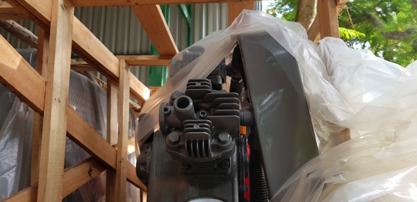 ปั้มลม 3 หัว มอเตอร์ 4 แรง ไฟ 220 v ถัง 200 ลิตร พร้อมใช้งาน