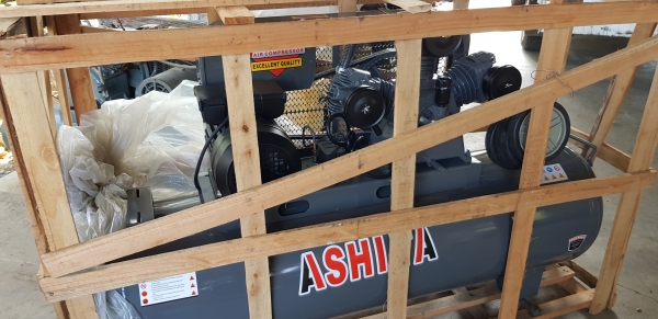 ปั้มลม 3 หัว มอเตอร์ 4 แรง ไฟ 220 v ถัง 200 ลิตร พร้อมใช้งาน