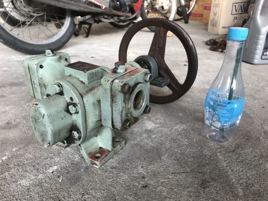 ขายหัวเฟืองปั๊มน้ำมัน made in Japan ใส่กับมอเตอร์ขนาด 1HP. สภาพสวย พร้อมใช้งาน ราคา 2,600 บาท