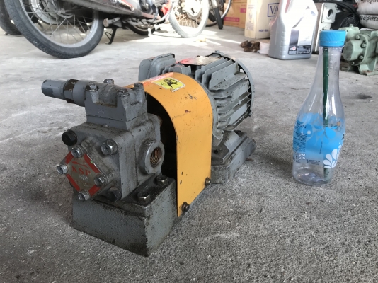 ขายปั๊มน้ำมัน Trocho motor pump KSP มอเตอร์ 0.4Kw. 380V made in Japan พร้อมแท่น สภาพสวย หมุนนิ่ม พร้อมใช้งาน ราคา 3,000 บาท ขายปั๊มน้ำมัน Trocho motor pump KSP มอเตอร์ 0.4Kw. 380V made in Japan พร้อมแท่น สภาพสวย หมุนนิ่ม พร้อมใช้งาน ราคา 3,000 บาท