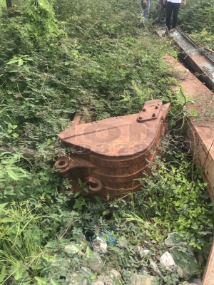 ขายด่วน บูมยาว 16 เมตร ใส่แบคโฮ 200/3-5ได้ มีกะบอก ไฮโดรริด ติดมาด้วย ขาย 120000 บาท