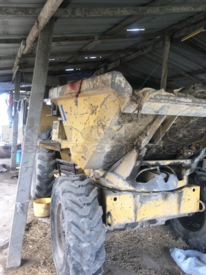 ขายด่วน รถดั้มเปอร์ นำเข้าใช้งานครั้งเดียว เครื่อง perkin เกียร์ทอร์ค มีสโล พร้อมเกียร์ทด ขับเคลื่อน 4ล้อ ระบบ กะบะเทของเป็นจานหมุนได้รอบ ใช้งานได้ทุกสภาวะ ขาย 220000 บาท