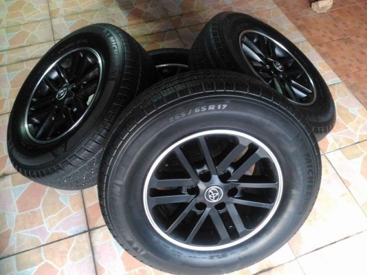 ล้อแม็ก Toyota Vigo Champ ขอบ 17 ทำสีดำด้านปัดขอบมา พร้อมยาง Michelin 265 65 17 ผลิตปี 2014 ยางสวย ดอกหนามากๆ ขายถูกๆ ทั้งชุด 7900.- พร้อมน็อตแท้ 1 ชุด *** ใส่ฟรี รับเทิร์น รับบัตรเครดิตทุกธนาคาร ส่งทั่วไทย *** ล้อแม็ก Toyota Vigo Champ ขอบ 17 ทำสีดำด้านปัดขอบมา พร้อมยาง Michelin 265 65 17 ผลิตปี 2014 ยางสวย ดอกหนามากๆ ขายถูกๆ ทั้งชุด 7900.- พร้อมน็อตแท้ 1 ชุด *** ใส่ฟรี รับเทิร์น รับบัตรเครดิตทุกธนาคาร ส่งทั่วไทย ***