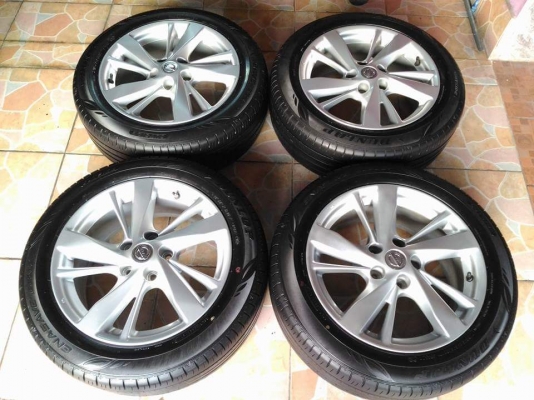 ล้อแม็ก Nissan Teana ขอบ 17 พร้อมยาง Dunlop Enasave EC300+  215 55 17 ผลิตปี 17  3 เส้น ปลายปี 16  1 เส้น เป็นยางชุดเดียวกัน ยางสวย ล้อเคยทำสีมาอย่างเดียว ขายถูก ทั้งชุด 14900.- *** ใส่ฟรี รับเทิร์น รับบัตรเครดิตทุกธนาคาร ส่งทั่วไทย ***