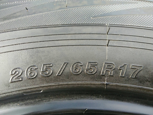 ขายยาง 265/65R17 YOKOHAMA ปี16 ดอกยางหนาเต็มสวยไม่ร้าวไม่มีปะ ชุดละ 3900 บาท ขายยาง 265/65R17 YOKOHAMA ปี16 ดอกยางหนาเต็มสวยไม่ร้าวไม่มีปะ ชุดละ 3900 บาท