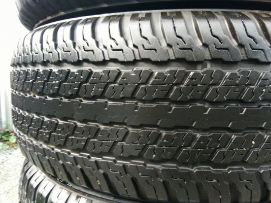 ขายยาง 265/65R17 YOKOHAMA ปี16 ดอกยางหนาเต็มสวยไม่ร้าวไม่มีปะ ชุดละ 3900 บาท ขายยาง 265/65R17 YOKOHAMA ปี16 ดอกยางหนาเต็มสวยไม่ร้าวไม่มีปะ ชุดละ 3900 บาท