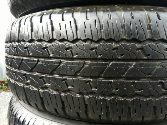 ขายขาง 265/65R17 บริดจสโตน ปี16 ดอกหนาสดสวยเท่ากันไม่ร้าวไม่มีปะ ชุดละ 3900 บาท ขายขาง 265/65R17 บริดจสโตน ปี16 ดอกหนาสดสวยเท่ากันไม่ร้าวไม่มีปะ ชุดละ 3900 บาท
