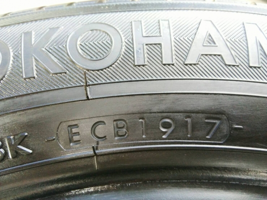 ขายยาง 205/55R16 YOKOHAMA ปี17 ดอกยางหนาสวยสดไม่ร้าวไม่มีปะ ชุดละ 3200 บาท