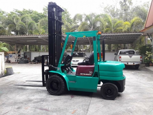รถโฟล์คลิฟท์ 3 ตัน รถโฟล์คลิฟท์ 3 ตัน