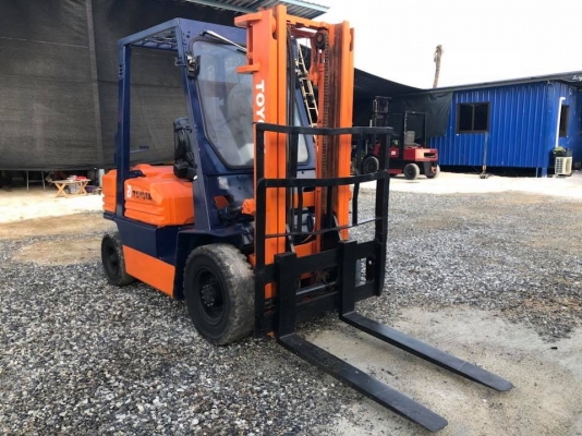 รถโฟล์คลิฟท์ 2 ตัน