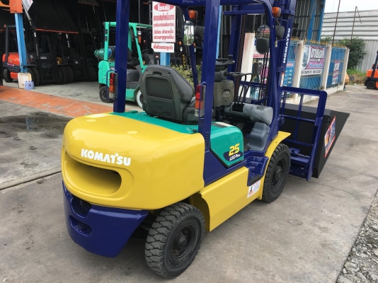 ขายรถตักยางพาราตักทะลายปาล์มตักหิรตักทรายตักของก่า