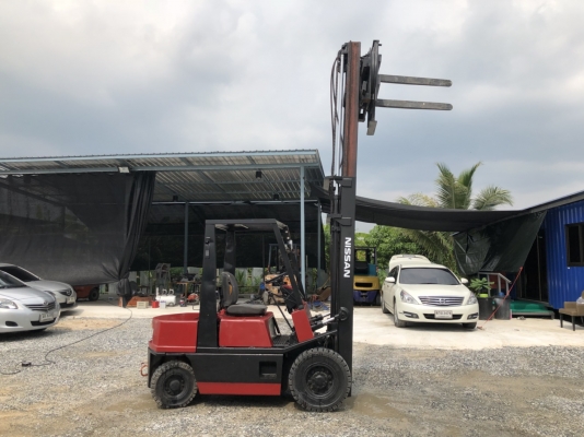 รถโฟล์คลิฟท์ 2 ตัน รถโฟล์คลิฟท์ 2 ตัน