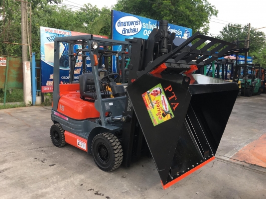 ขายรถตักยางพาราตักทะลายปาล์ม