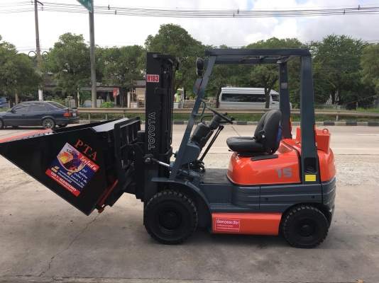 ขายรถตักยางพาราตักทะลายปาล์ม