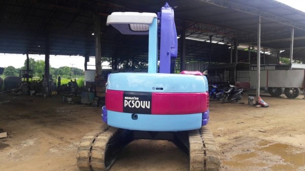 ขายรถขุด ยี่ห้อ KOMATSU รุ่น PC50UU-2    สินค้าเก่านอกจากญี่ปุ่น ปรับสภาพแล้ว ตรวจเช็คของเหลวแล้วรถใช้งานน้อย รถจอดนาน/เครื่องยนต์ 4D84/ปั๊มเฟือง/ แทรคเหล็ก/ใบมีด/หลังคา พร้อมใช้งาน