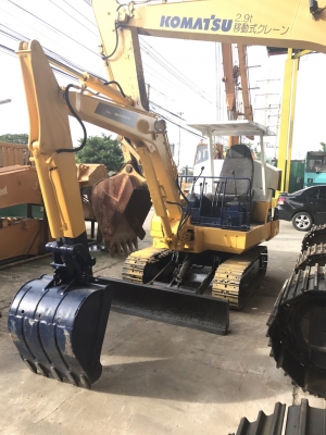 Komatsu PC30-6 รถเก่าญี่ปุ่น ตรวจเช็คเครื่องยนต์แล้ว สภาพดี สนใจติดต่อ0813553478(คุณโย)