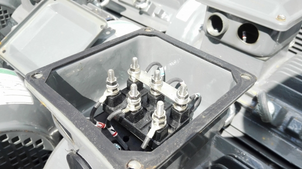 ** เหลือ 4 ตัว ** มอเตอร์ไฟฟ้าของใหม่ 100\% TECO 4 HP 1445 RPM 380V ของใหม่ไม่เคยโดนไฟ มี 16 ตัว ** เหลือ 4 ตัว ** มอเตอร์ไฟฟ้าของใหม่ 100\% TECO 4 HP 1445 RPM 380V ของใหม่ไม่เคยโดนไฟ มี 16 ตัว