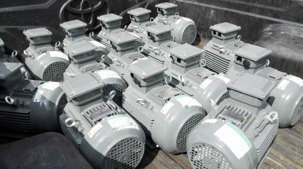 ** เหลือ 4 ตัว ** มอเตอร์ไฟฟ้าของใหม่ 100\% TECO 4 HP 1445 RPM 380V ของใหม่ไม่เคยโดนไฟ มี 16 ตัว ** เหลือ 4 ตัว ** มอเตอร์ไฟฟ้าของใหม่ 100\% TECO 4 HP 1445 RPM 380V ของใหม่ไม่เคยโดนไฟ มี 16 ตัว