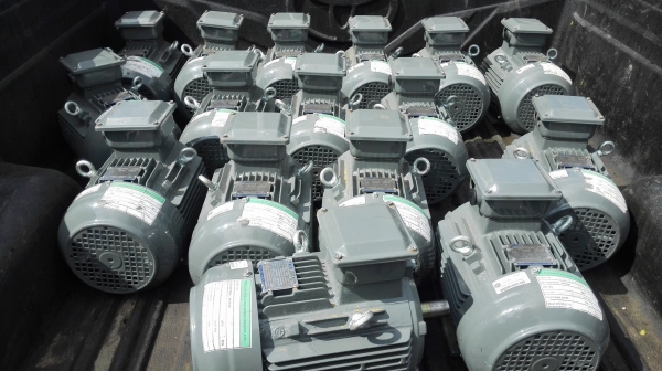 ** เหลือ 4 ตัว ** มอเตอร์ไฟฟ้าของใหม่ 100\% TECO 4 HP 1445 RPM 380V ของใหม่ไม่เคยโดนไฟ มี 16 ตัว ** เหลือ 4 ตัว ** มอเตอร์ไฟฟ้าของใหม่ 100\% TECO 4 HP 1445 RPM 380V ของใหม่ไม่เคยโดนไฟ มี 16 ตัว