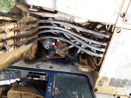 ขาย 315,000 KOMATSU pc 60-6 เครื่องดี ปั้มแรง เอวแน่น ช่วงล่างดี ไฟฟ้าตัด กระจกแตก รถพร้อมใช้ สัญญาซื้อขาย รถอยู่ ชลบุรี 090-772-3710 090-772-3708