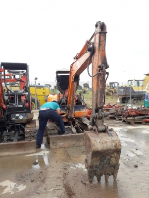 รถขุด hitachi EX35 เครื่องดี ไอโดรริกใช้ได้