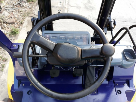 ขายรถยกโฟร์คลิฟท์ยี่ห้อ KOMAT'SU ดีเซล 5 ตัน เสาสูง3เมตร