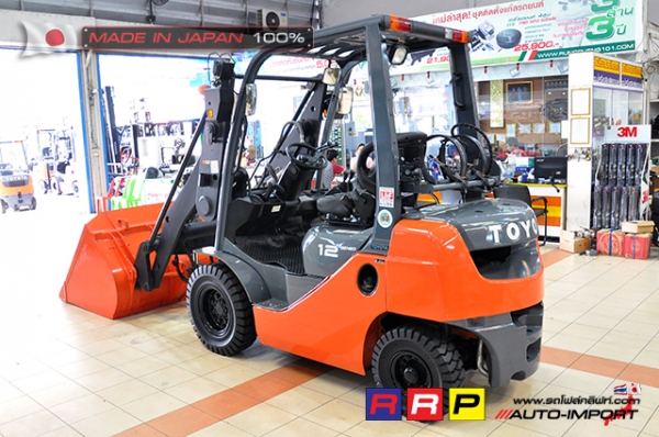 ขายรถโฟล์คลิฟท์มือสอง TOYOTA รุ่น 8FG20-30911 นำเข้าจากประเทศญี่ปุ่น 100\% ไม่เคยใช้งานในไทย