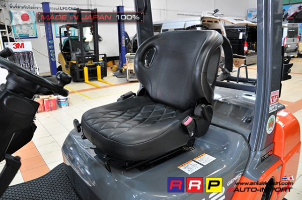 ขายรถโฟล์คลิฟท์มือสอง TOYOTA รุ่น 8FG20-30911 นำเข้าจากประเทศญี่ปุ่น 100\% ไม่เคยใช้งานในไทย