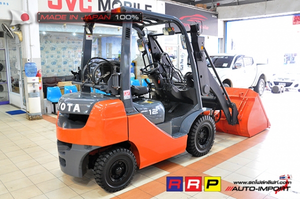 ขายรถโฟล์คลิฟท์มือสอง TOYOTA รุ่น 8FG20-30911 นำเข้าจากประเทศญี่ปุ่น 100\% ไม่เคยใช้งานในไทย