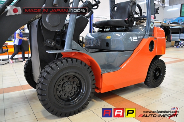 ขายรถโฟล์คลิฟท์มือสอง TOYOTA รุ่น 8FG20-30911 นำเข้าจากประเทศญี่ปุ่น 100\% ไม่เคยใช้งานในไทย