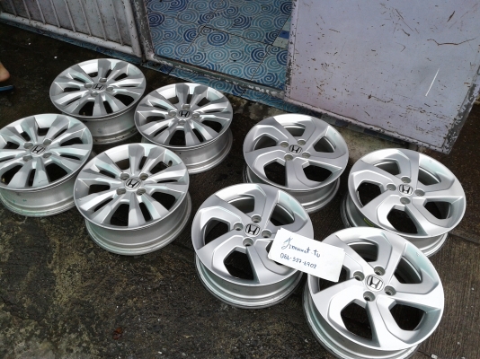 แม็ก Honda City 15-16/Jazz 15 สภาพเดิมๆไม่คดไม่ดุ้ง ไม่ซ่อม มีรอยบ้าง 3900-5500 บาท