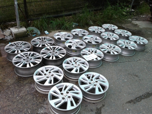 แม็ก Honda City 15-16/Jazz 15 สภาพเดิมๆไม่คดไม่ดุ้ง ไม่ซ่อม มีรอยบ้าง 3900-5500 บาท