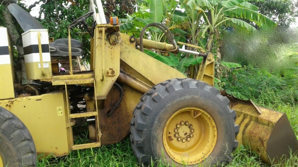 รถตัก KOMATSU 510. สนใจติดต่อ 081 - 6079515