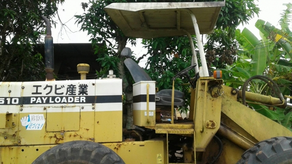 รถตัก KOMATSU 510. สนใจติดต่อ 081 - 6079515