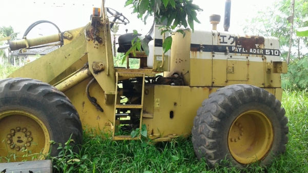 รถตัก KOMATSU 510. สนใจติดต่อ 081 - 6079515