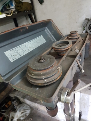 **ขายถูกๆครับ สว่านแท่นตั้งโต๊ะ(เก่านอก-ออสเตรเลีย)..สูง 1.6 เมตร สภาพดีครับ