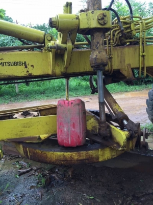 รถเกรดถนน มิตชู. เครื่อง 6DB1 สภาพดีมากๆพร้อมใช้งาน รถเกรดถนน มิตชู. เครื่อง 6DB1 สภาพดีมากๆพร้อมใช้งาน