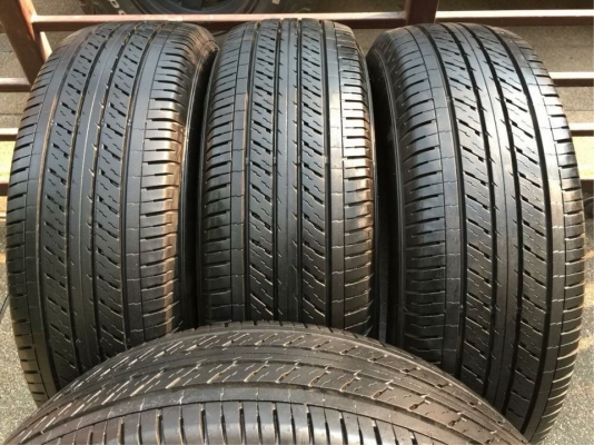 ยาง Dunlop 215 65 16 กลางปี17 ดอกเต็ม ไม่มีปะ ใช้ยาว ราคาไม่แพง