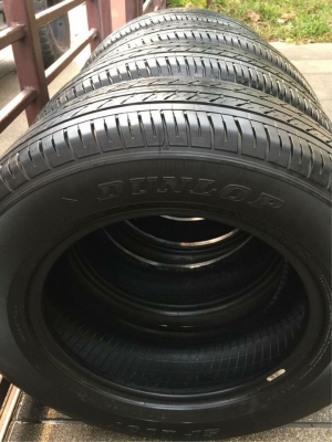 ยาง Dunlop 215 65 16 กลางปี17 ดอกเต็ม ไม่มีปะ ใช้ยาว ราคาไม่แพง