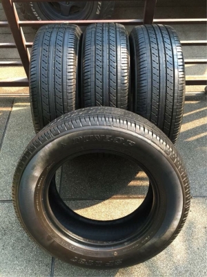 ยาง Dunlop 215 65 16 กลางปี17 ดอกเต็ม ไม่มีปะ ใช้ยาว ราคาไม่แพง