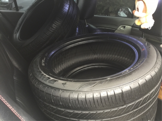 ยาง Dunlop 205 55 16 ปี17 ดอกเต็ม ไม่มีปะ เนื้อนิ่มๆ ใช้ยาว ราคาไม่แพง