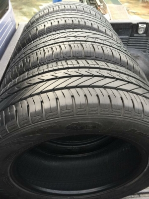 ยาง Goodyear 215 60 16 ปลายปี17 ดอกเต็ม ไม่มีปะ เนื้อนิ่มๆ ใช้ยาว ราคาไม่แพง