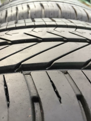 ยาง Goodyear 215 60 16 ปลายปี17 ดอกเต็ม ไม่มีปะ เนื้อนิ่มๆ ใช้ยาว ราคาไม่แพง