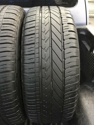 ยาง Goodyear 215 60 16 ปลายปี17 ดอกเต็ม ไม่มีปะ เนื้อนิ่มๆ ใช้ยาว ราคาไม่แพง