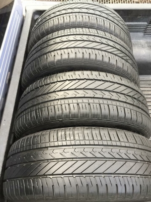 ยาง Goodyear 215 60 16 ปลายปี17 ดอกเต็ม ไม่มีปะ เนื้อนิ่มๆ ใช้ยาว ราคาไม่แพง